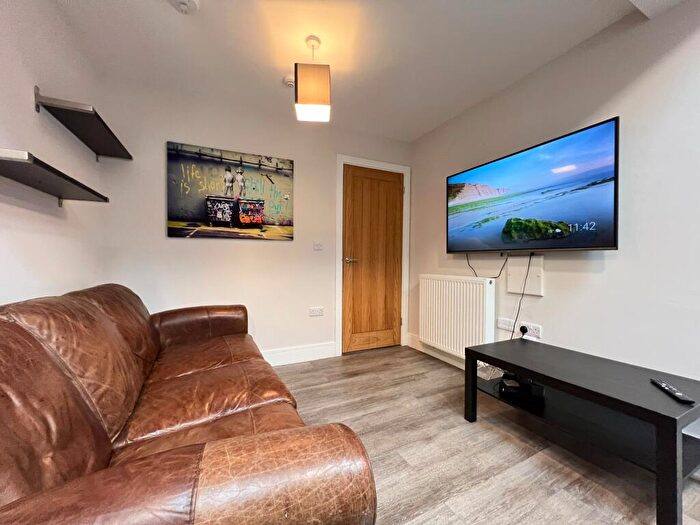 3 Bedroom Maisonette To Rent In Flat, - William Road, West Bridgford, Nottingham, NG2