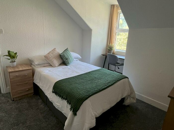 6 Bedroom House To Rent In Alexandra Road, Mutley, Plymouth, PL4