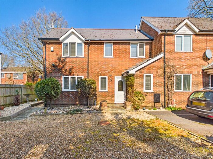 3 Bedroom Semi Detached House For Sale In Brinsons Close, Burton, Christchurch, Dorset, BH23