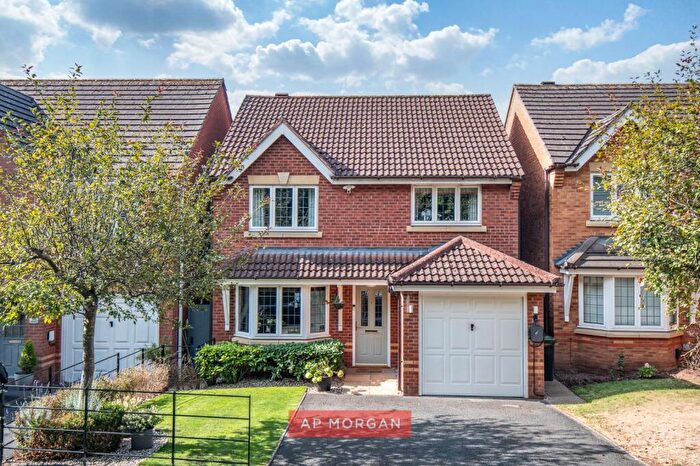 4 Bedroom Detached House For Sale In Old Stratford Road, The Oakalls, Bromsgrove, Worcestershire, B60