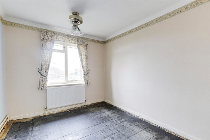 2 Bedroom Detached Bungalow For Sale In Valetta Road, Arnold, Nottinghamshire, NG5