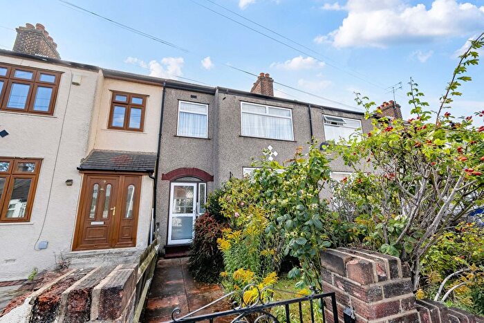 3 Bedroom Terraced House For Sale In Powys Close, Bexleyheath, DA7