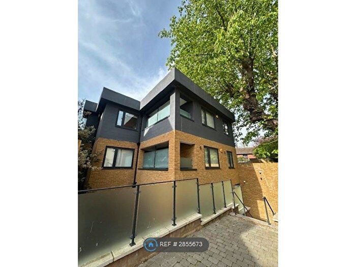 2 Bedroom Flat To Rent In Sybil House, London, SE19