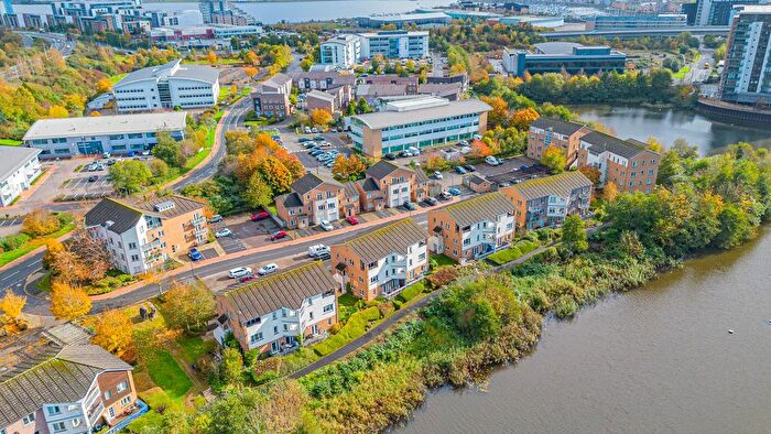 3 Bedroom Flat For Sale In Grangemoor Court, Cardiff, CF11