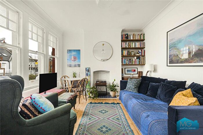 1 Bedroom Apartment For Sale In Oakley Gardens, London, N8