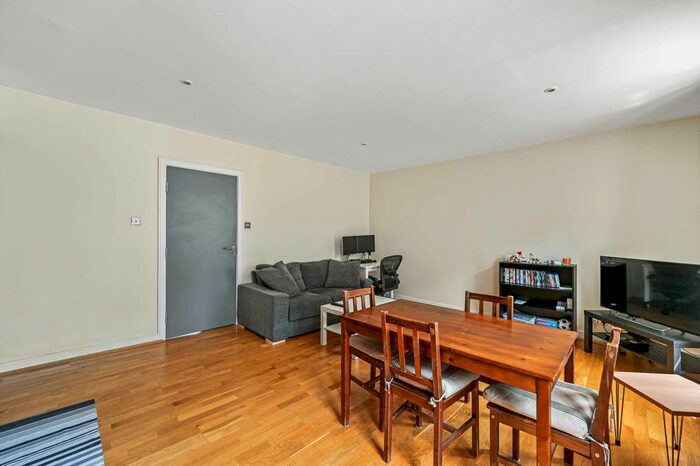 1 Bedroom Flat To Rent In Pembroke, Kensington, London, W8