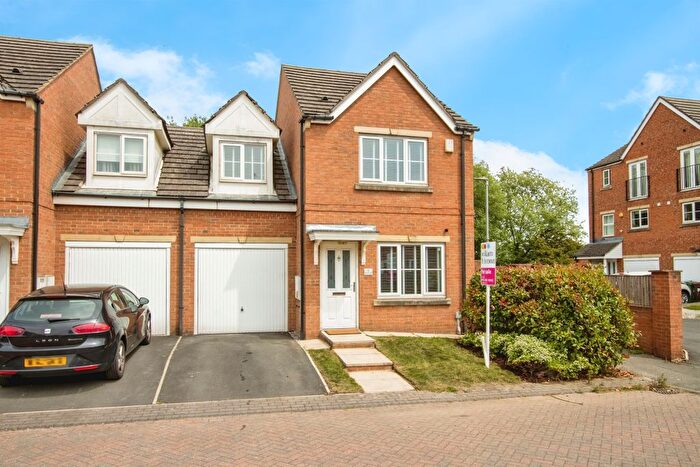 3 Bedroom Semi Detached House For Sale In Ainsley View, Leeds, LS14
