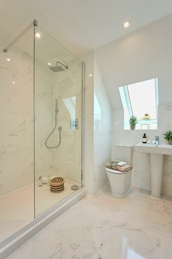 5 Bedroom Detached House For Sale In Kidmore End Road, Emmer Green, Reading, RG4