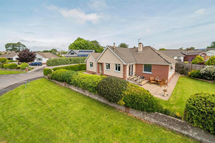 4 Bedroom Bungalow For Sale In Shieling Road, Barnstaple, EX31