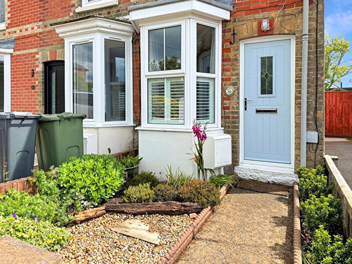 2 Bedroom Cottage For Sale In Albert Road, Gurnard, PO31