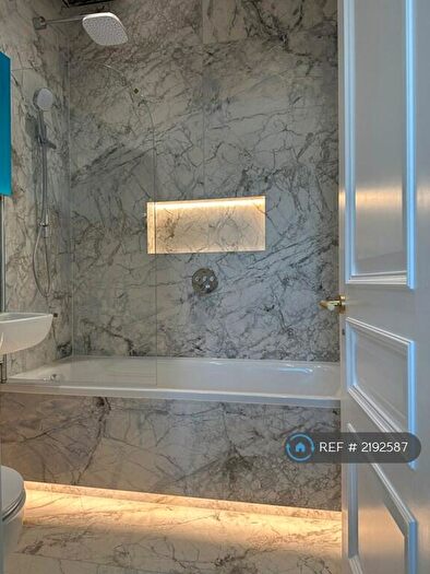 1 Bedroom Flat To Rent In Battersea High Street, London, SW11