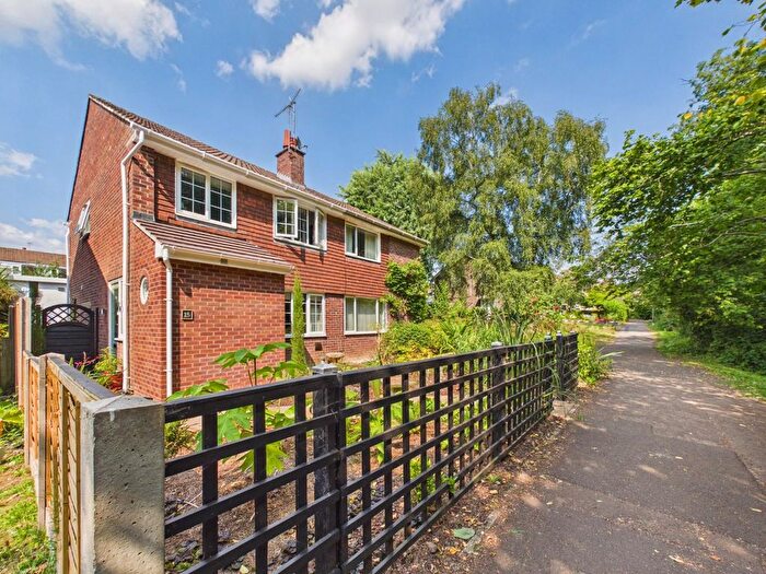 3 Bedroom Property For Sale In Kempton Close, Thornbury, Bristol, BS35
