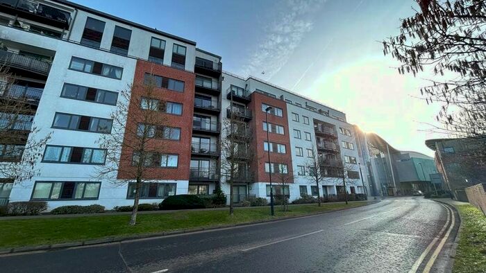 2 Bedroom Flat To Rent In Charles Street, Camberley, Surrey, GU15