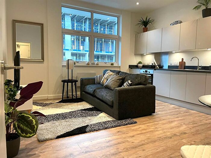 2 Bedroom Flat To Rent In London Road, Staines-Upon-Thames, TW18