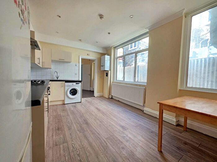 2 Bedroom Flat To Rent In Flat B, Station Terrace, Kensal Rise, NW10