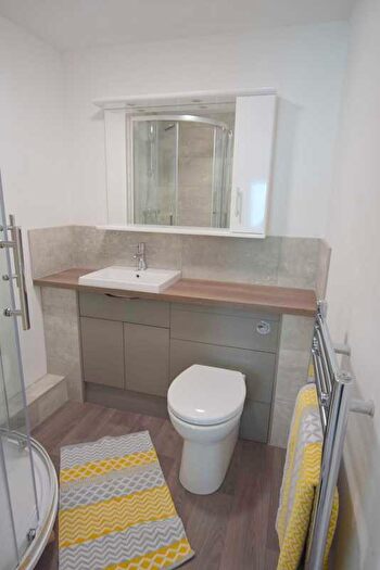 1 Bedroom Flat To Rent In Croft Street - Student Apartment - /, F4