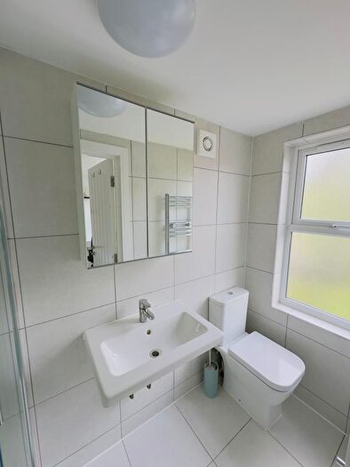 6 Bedroom Semi-Detached House To Rent In Divinity Road, Oxford, OX4