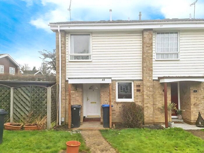 3 Bedroom End Of Terrace House To Rent In Silversmiths Way, Woking, Surrey, GU21