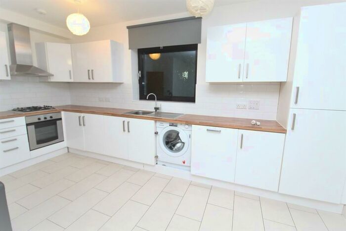 2 Bedroom Detached House To Rent In Winns Mews, Grove Park Road, Seven Sisters, N15