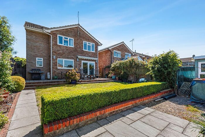 4 Bedroom Detached House For Sale In Hillside Road, Hungerford, RG17