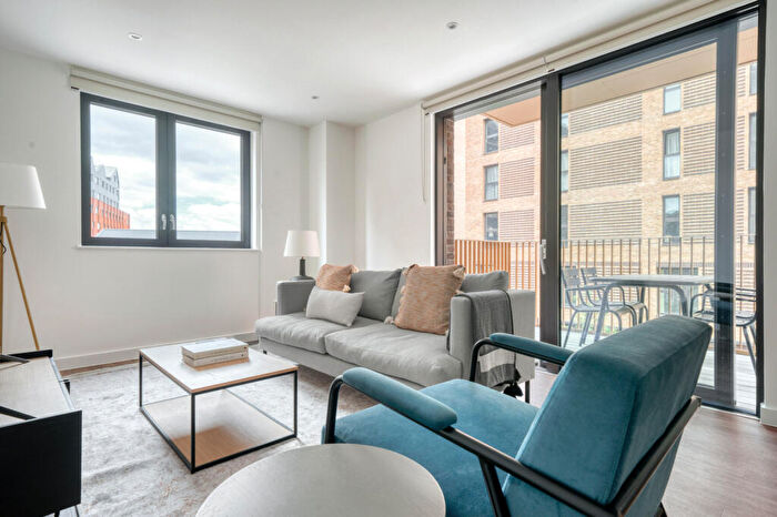 2 Bedroom Apartment To Rent In Vanguard Way, London, , Uk, E17