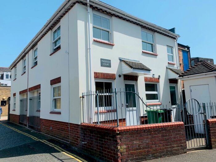 1 Bedroom Flat To Rent In Heathfield Road, North End, Portsmouth, PO2