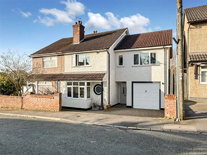 4 Bedroom Semi-Detached House For Sale In Oaklands Drive, Heswall, Wirral, CH61