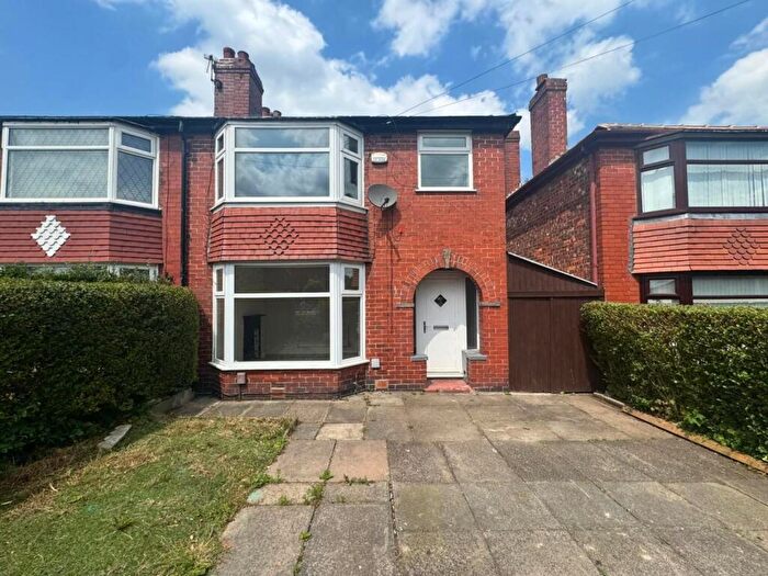 3 Bedroom Semi-Detached House To Rent In Shelley Road, Prestwich, M25