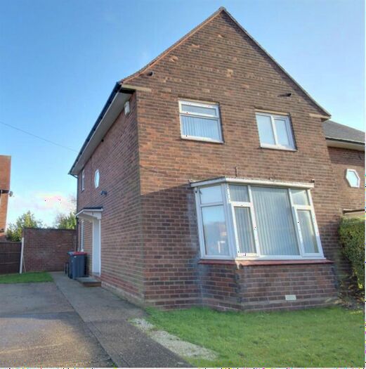 3 Bedroom Property To Rent In Eastwood Close, Hucknall, Nottingham, NG15