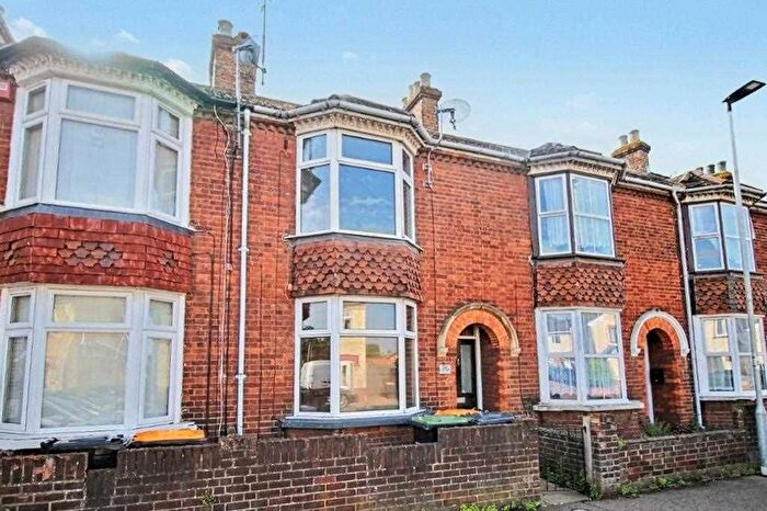 2 Bedroom Property For Sale In Barkers Lane, Bedford, MK41