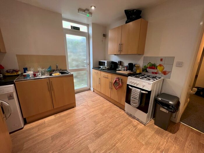 2 Bedroom Flat To Rent In Baring Street, Plymouth, Devon, PL4