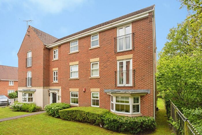 2 Bedroom Flat For Sale In Rockford Gardens, Great Sankey, Warrington, Cheshire, WA5