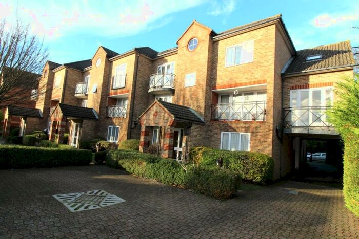 1 Bedroom Flat To Rent In Grange Road, Sutton, Surrey, SM2