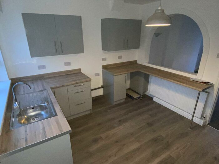 2 Bedroom House To Rent In Queens Road, Askern, DN6