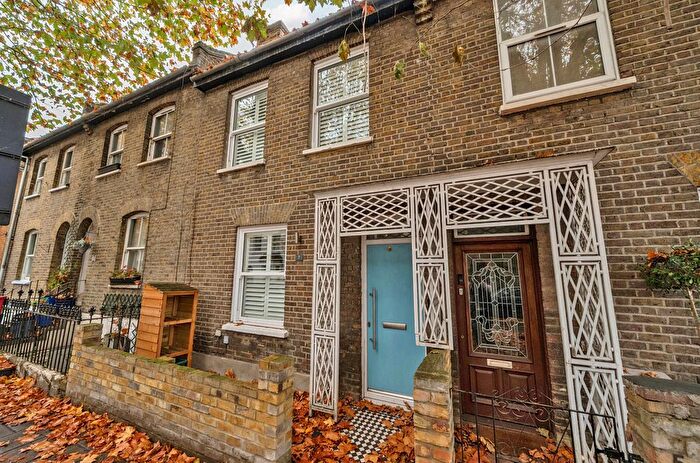 2 Bedroom Terraced House For Sale In Sutherland Road, Chiswick, W4