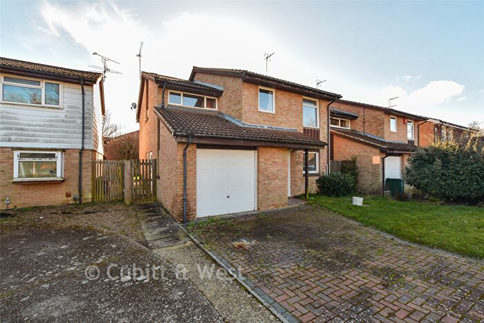 5 Bedroom Detached House For Sale In Aldingbourne Close, Ifield, Crawley, West Sussex, RH11