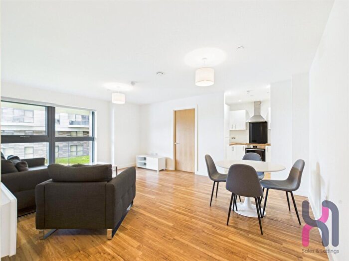 3 Bedroom Flat To Rent In Manchester Waters, Pomona Strand, Old Trafford, Manchester, M16