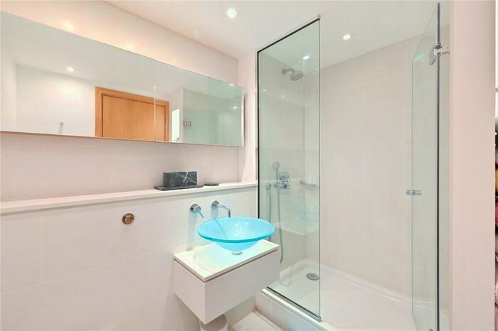 2 Bedroom Apartment For Sale In West India Quay, Hertsmere Road, Canary Wharf, London, E14