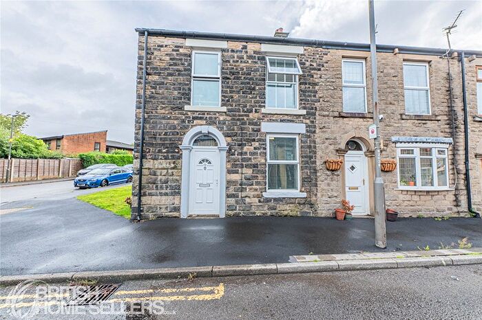 3 Bedroom End Of Terrace House For Sale In Charlestown Road, Glossop, Derbyshire, SK13