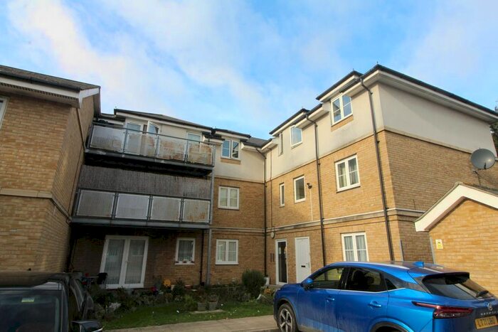 1 Bedroom Flat To Rent In Lockwood Place, London, E4