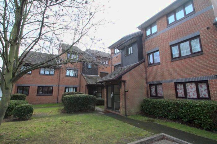 1 Bedroom Flat To Rent In Capstan Close, Chadwell Heath, Romford RM6