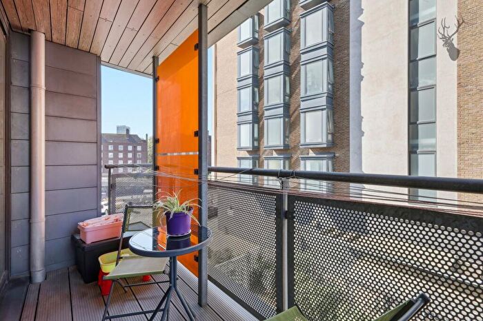 2 Bedroom Flat For Sale In Fondant Court, Taylor Place, E3
