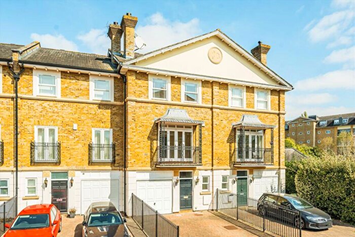 4 Bedroom End Of Terrace House To Rent In Trinity Church Road, Barnes Village, SW13