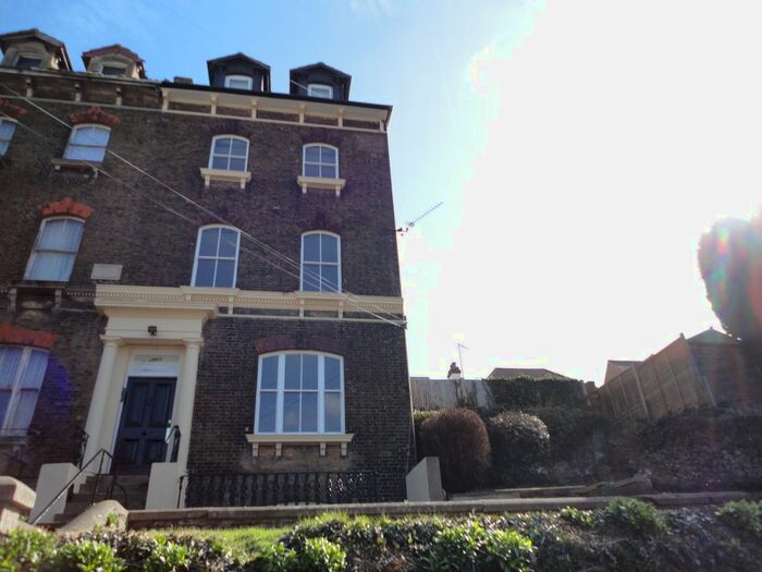 2 Bedroom Flat To Rent In St. Margarets Street, Rochester, ME1