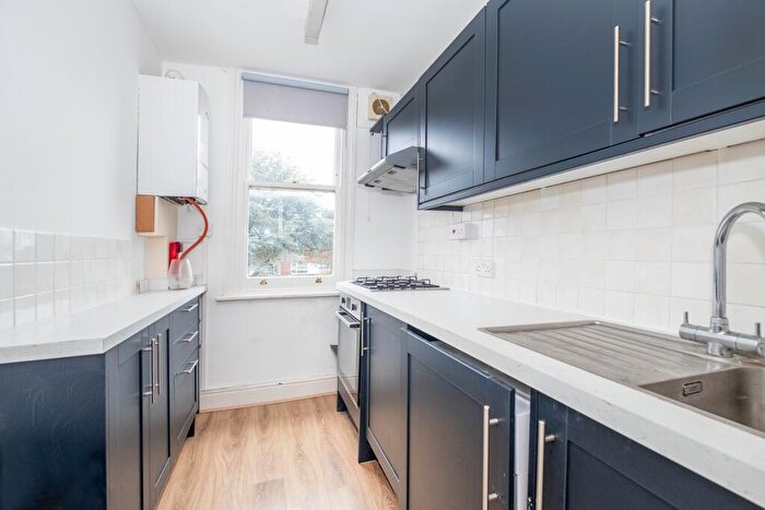 1 Bedroom Apartment To Rent In Parklands Surbiton, KT5