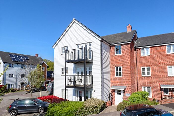 1 Bedroom Flat For Sale In Newton Drive, Church Crookham, Fleet, GU52