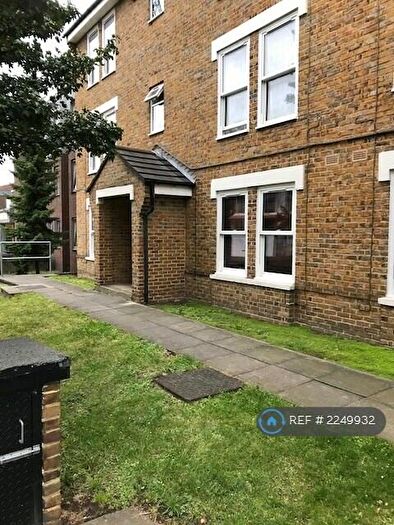 1 Bedroom Flat To Rent In Well Street, London, E9
