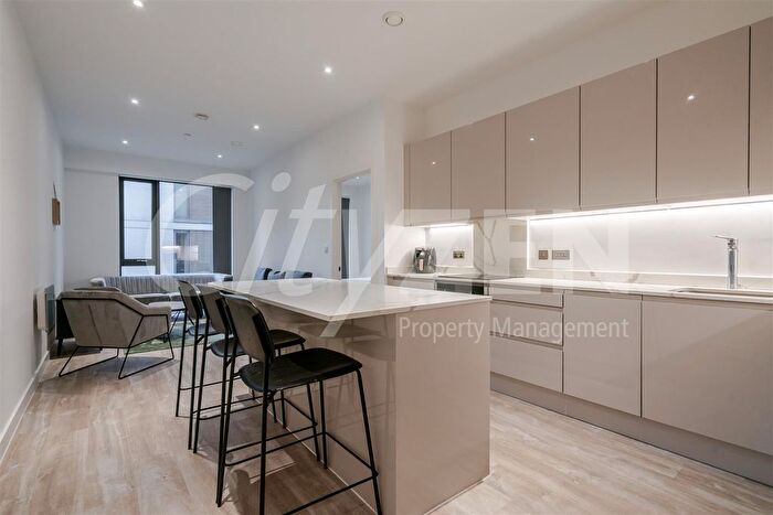 1 Bedroom Flat To Rent In Queen Street, Salford, M3