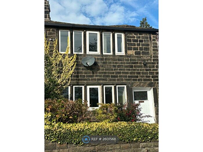 3 Bedroom Terraced House To Rent In Middle Newgate, Littleborough, OL15