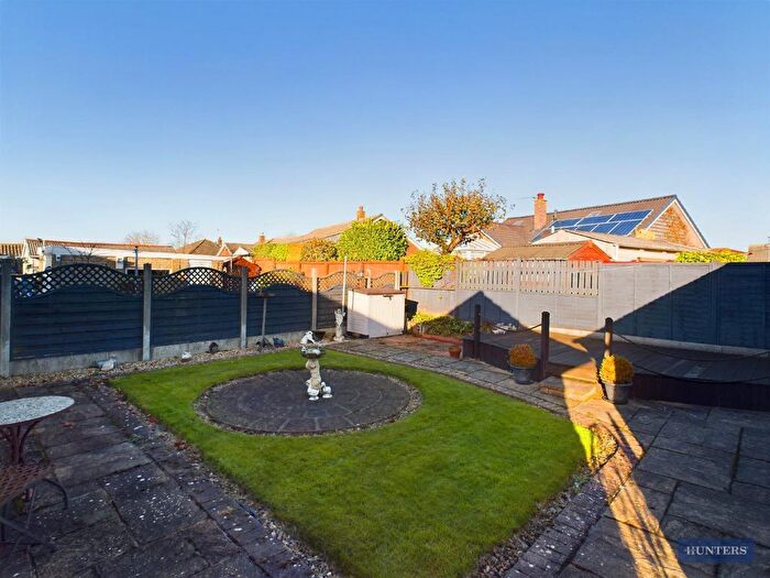 2 Bedroom Semi-detached Bungalow For Sale In Harewood Drive, Filey, YO14